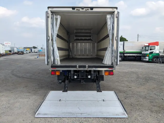 いすゞ フォワード TKG-FRR90S2(2WD)の写真9