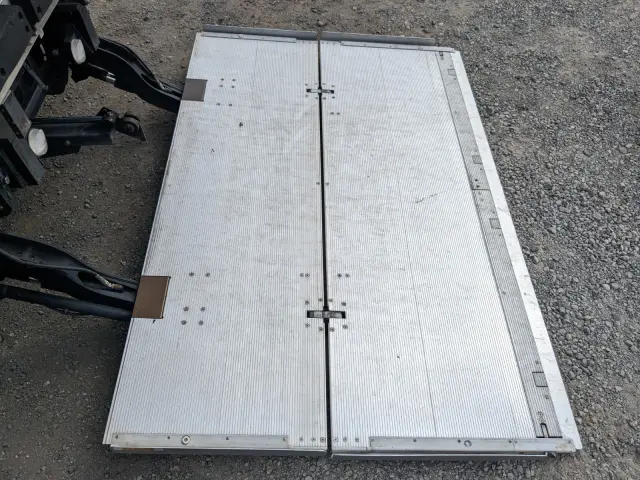 いすゞ フォワード TKG-FRR90S2(2WD)の写真10