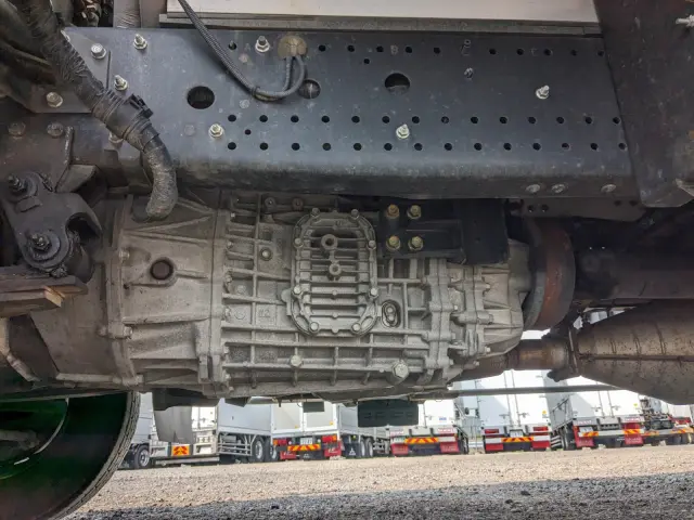 いすゞ フォワード TKG-FRR90S2(2WD)の写真27