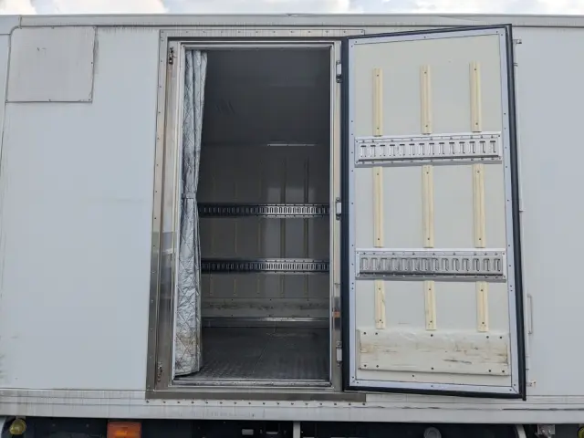 いすゞ フォワード TKG-FRR90S2(2WD)の写真29