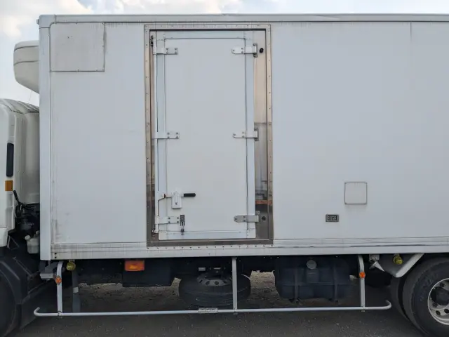 いすゞ フォワード TKG-FRR90S2(2WD)の写真30