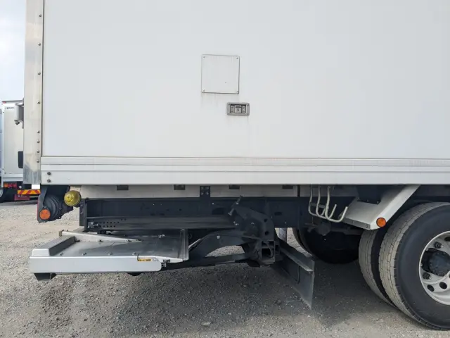 いすゞ フォワード TKG-FRR90S2(2WD)の写真33