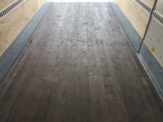 いすゞ フォワード TKG-FRR90S2(2WD)の写真19