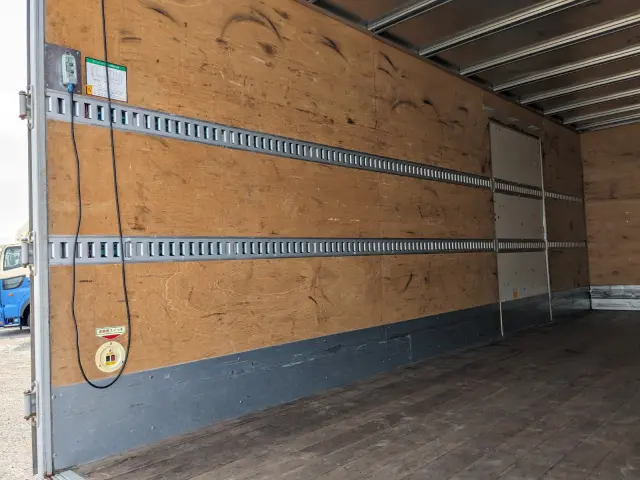 いすゞ フォワード TKG-FRR90S2(2WD)の写真21