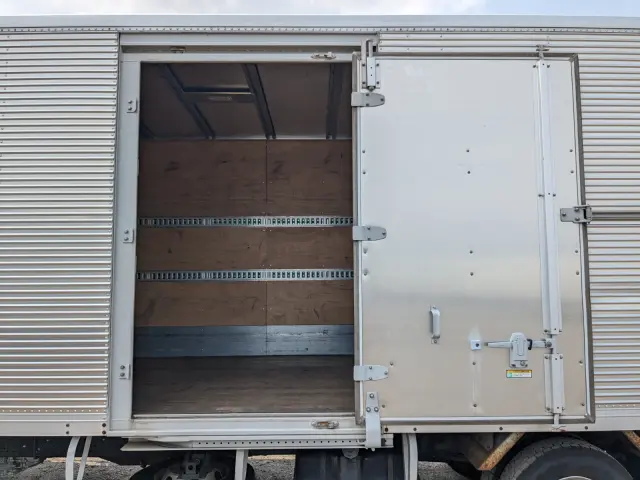 いすゞ フォワード TKG-FRR90S2(2WD)の写真30