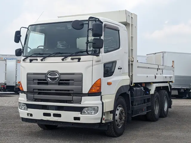 日野 プロフィア QPG-FS1AKDA(6x4)の写真1