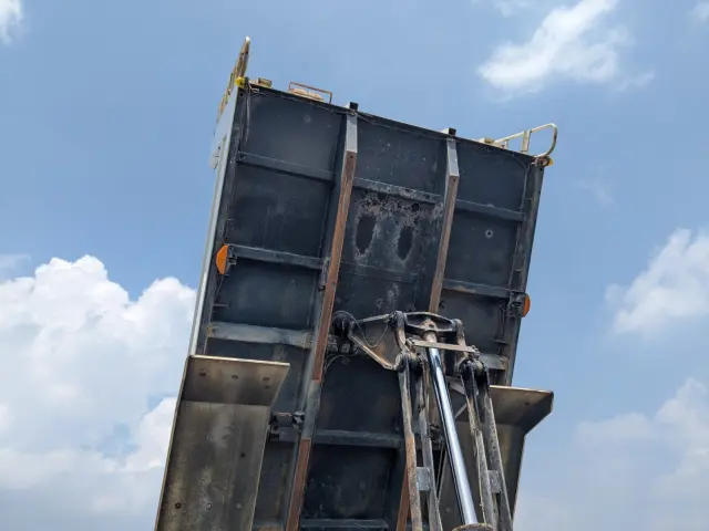 日野 プロフィア QPG-FS1AKDA(6x4)の写真30