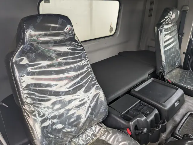 日野 プロフィア QPG-FS1AKDA(6x4)の写真42