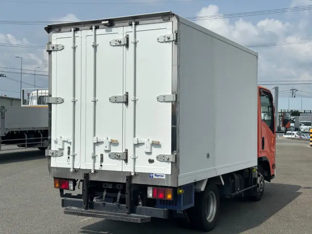 いすゞ エルフ TPG-NLR85AN(2WD)の写真5