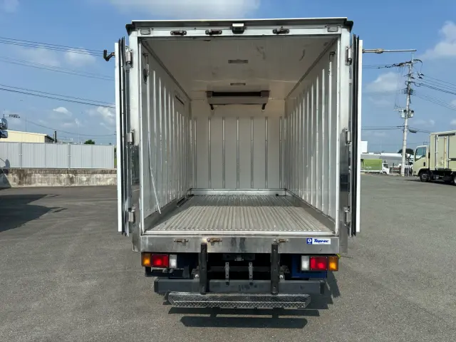 いすゞ エルフ TPG-NLR85AN(2WD)の写真9