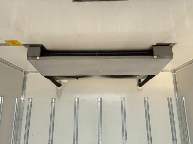 いすゞ エルフ TPG-NLR85AN(2WD)の写真14