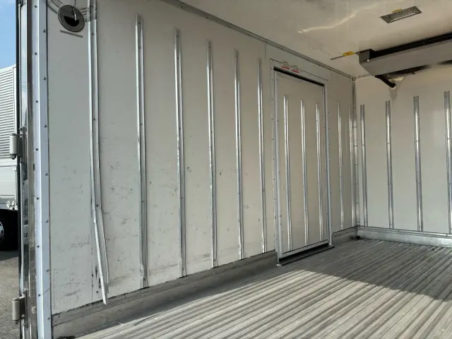 いすゞ エルフ TPG-NLR85AN(2WD)の写真16