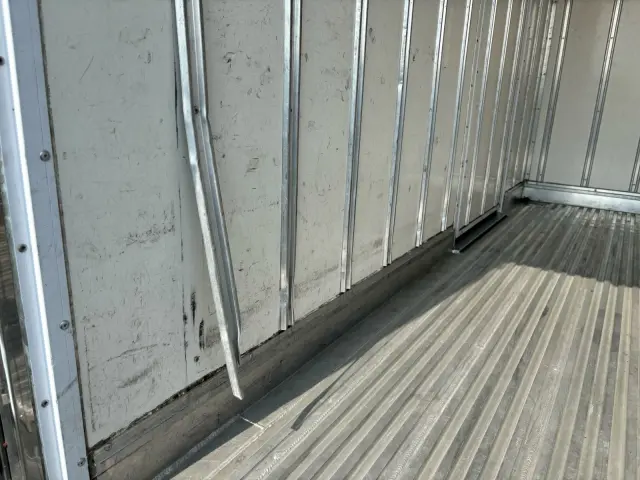 いすゞ エルフ TPG-NLR85AN(2WD)の写真18