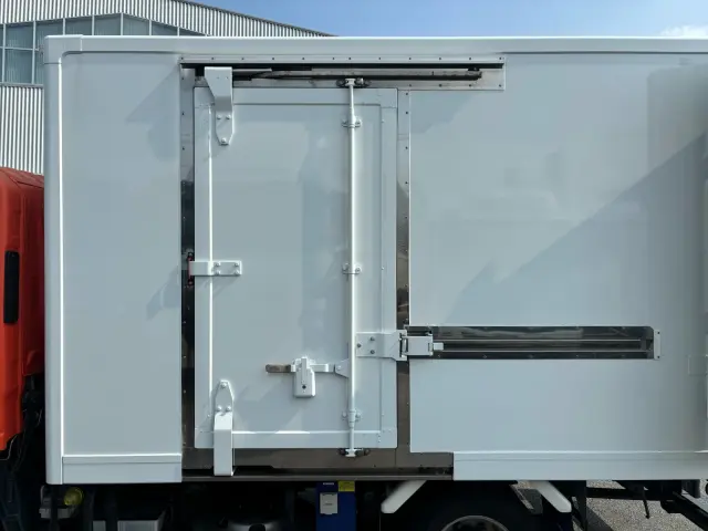 いすゞ エルフ TPG-NLR85AN(2WD)の写真23