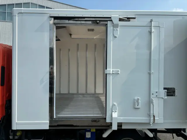 いすゞ エルフ TPG-NLR85AN(2WD)の写真24