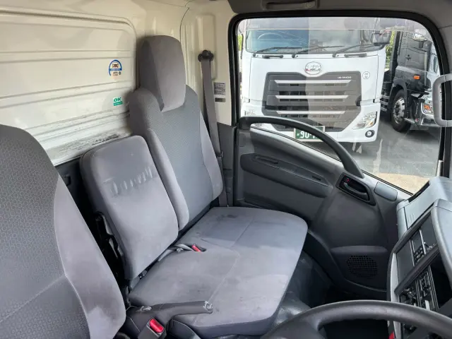 いすゞ エルフ TPG-NLR85AN(2WD)の写真32