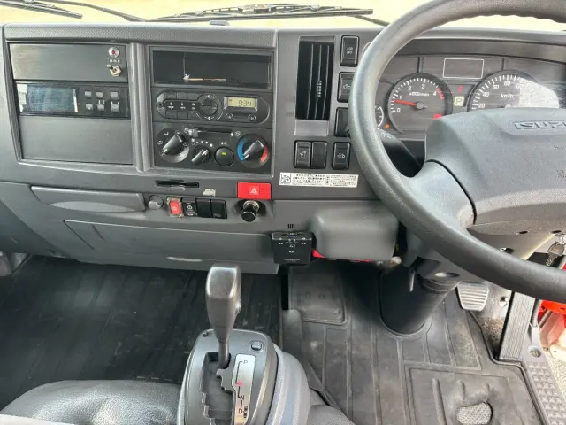 いすゞ エルフ TPG-NLR85AN(2WD)の写真33