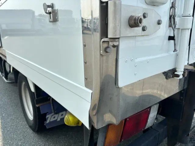 いすゞ エルフ TPG-NLR85AN(2WD)の写真45