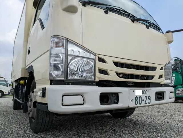 いすゞ エルフ TRG-NHR85AN(2WD)の写真4