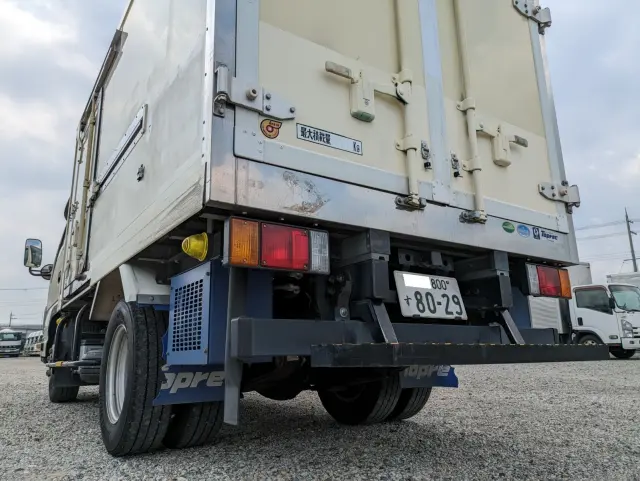 いすゞ エルフ TRG-NHR85AN(2WD)の写真7