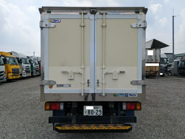 いすゞ エルフ TRG-NHR85AN(2WD)の写真10