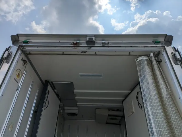 いすゞ エルフ TRG-NHR85AN(2WD)の写真12