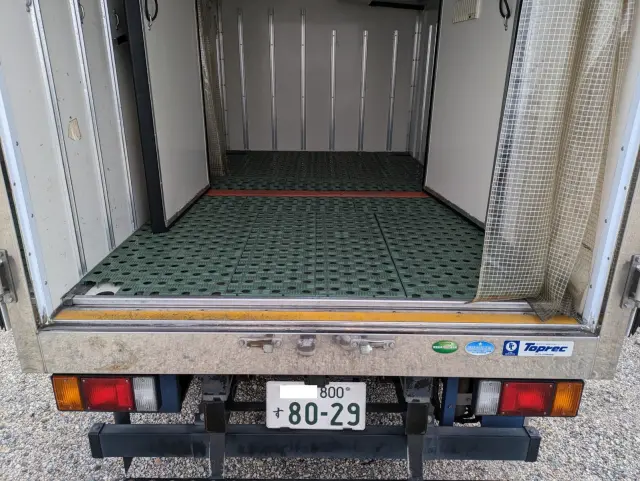 いすゞ エルフ TRG-NHR85AN(2WD)の写真13