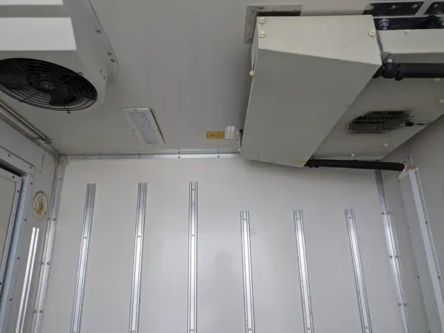 いすゞ エルフ TRG-NHR85AN(2WD)の写真15