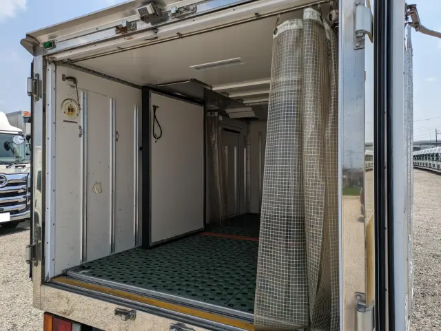 いすゞ エルフ TRG-NHR85AN(2WD)の写真18