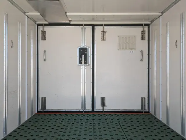 いすゞ エルフ TRG-NHR85AN(2WD)の写真19