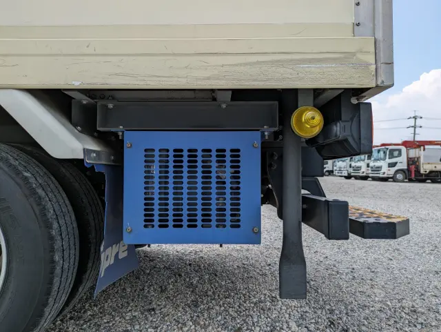 いすゞ エルフ TRG-NHR85AN(2WD)の写真23