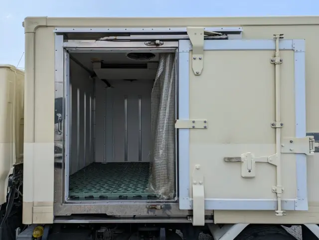 いすゞ エルフ TRG-NHR85AN(2WD)の写真28