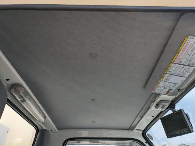 いすゞ エルフ TRG-NHR85AN(2WD)の写真38