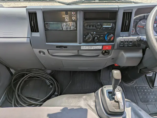 いすゞ エルフ TRG-NHR85AN(2WD)の写真40