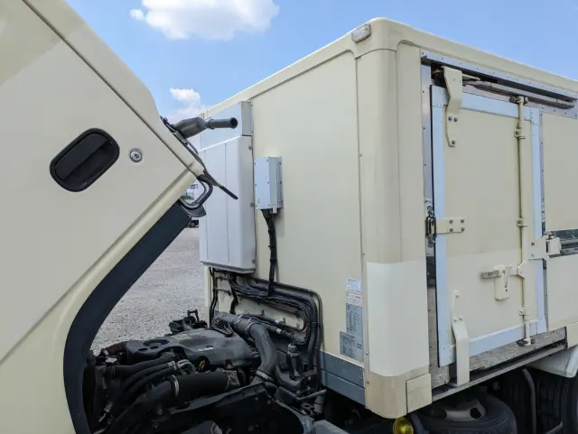 いすゞ エルフ TRG-NHR85AN(2WD)の写真44