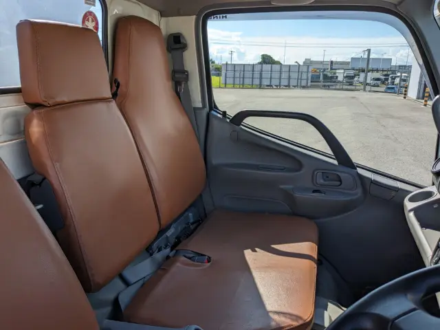 日野 デュトロ TPG-XZU600X(2WD)の写真32