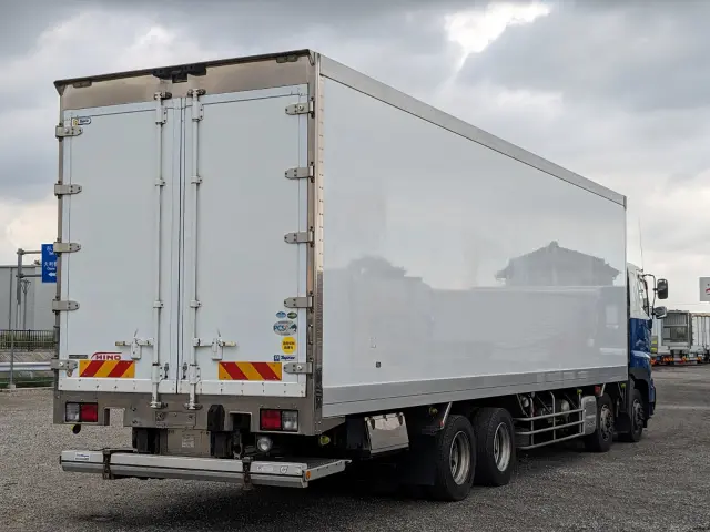 日野 プロフィア QKG-FW1EXBG(8x4)の写真5