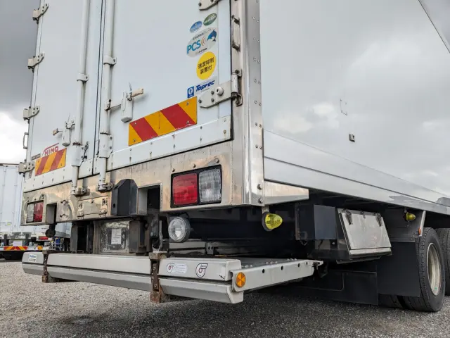 日野 プロフィア QKG-FW1EXBG(8x4)の写真7