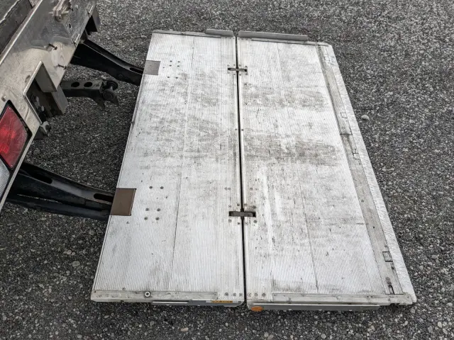 日野 プロフィア QKG-FW1EXBG(8x4)の写真12