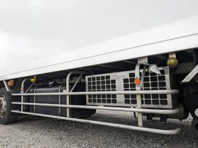 日野 プロフィア QKG-FW1EXBG(8x4)の写真30