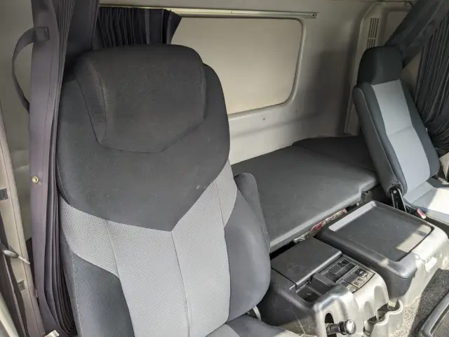 日野 プロフィア QKG-FW1EXBG(8x4)の写真39