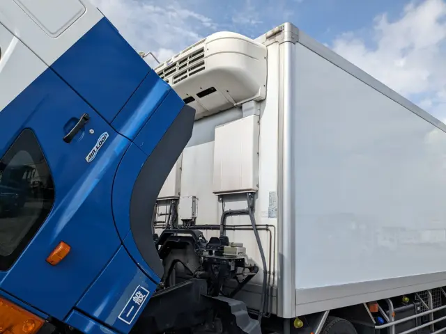 日野 プロフィア QKG-FW1EXBG(8x4)の写真45