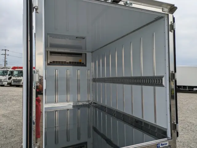 三菱 キャンター 2RG-FBAV0(2WD)の写真19