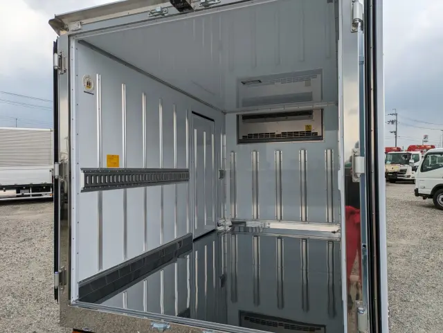 三菱 キャンター 2RG-FBAV0(2WD)の写真20