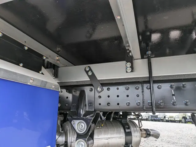 三菱 キャンター 2RG-FBAV0(2WD)の写真24