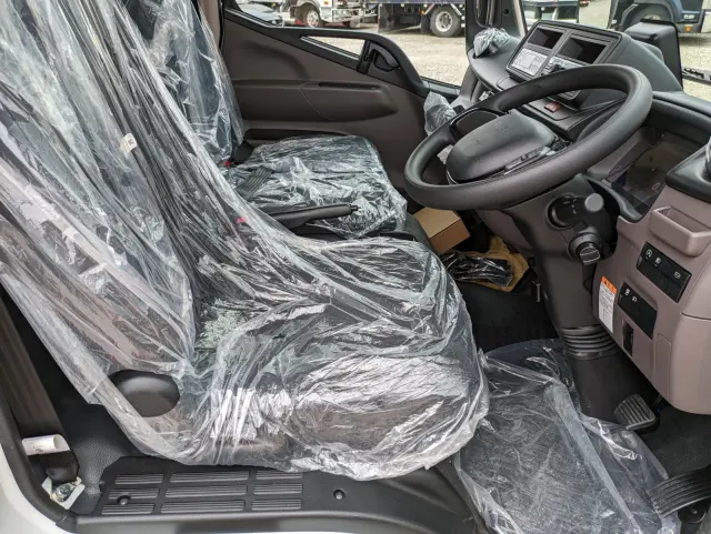 三菱 キャンター 2RG-FBAV0(2WD)の写真33