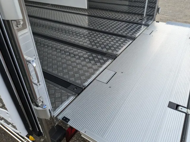 三菱 スーパーグレート 2PG-FS84HZ(8x4)の写真12