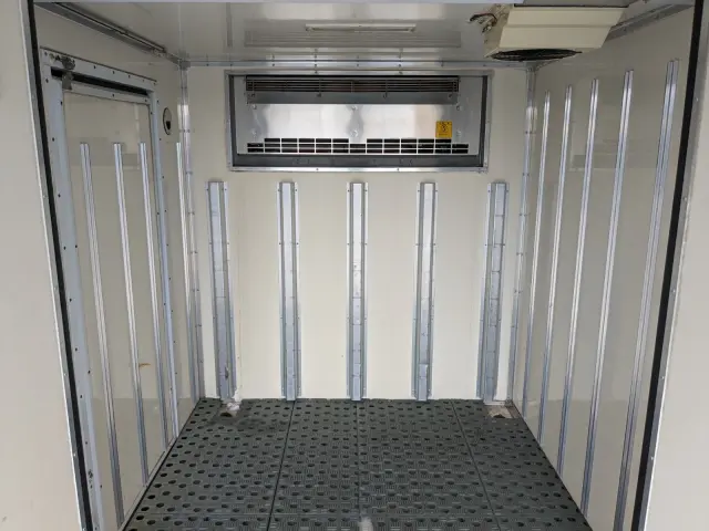 いすゞ エルフ TKG-NLR85AN(2WD)の写真23