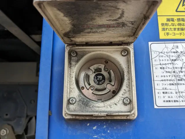 いすゞ エルフ TKG-NLR85AN(2WD)の写真31