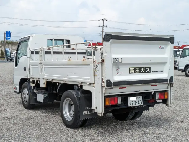 いすゞ エルフ TRG-NKR85A(2WD)の写真4